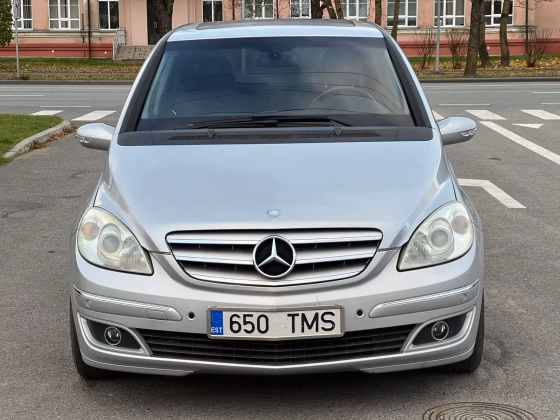 Mercedes-Benz B 200