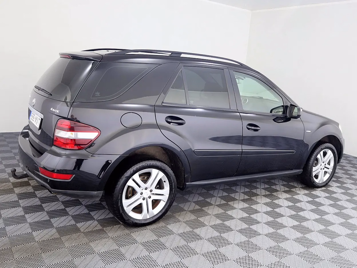Mercedes-Benz ML 300