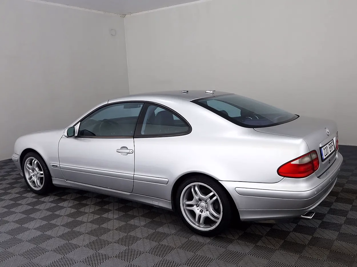 Mercedes-Benz CLK 320