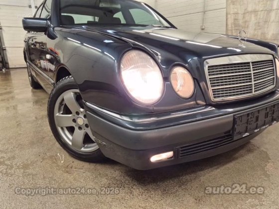 Mercedes-Benz E 290