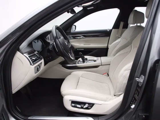 BMW 750