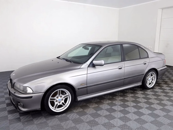 BMW 530