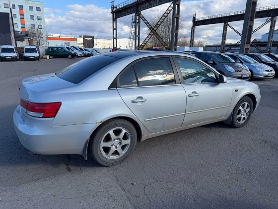 Hyundai SONATA