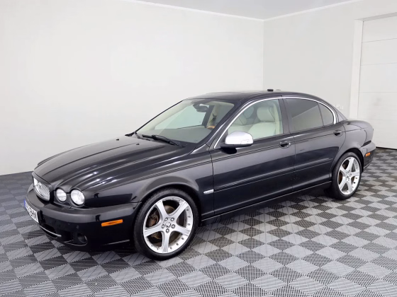 Jaguar X-Type