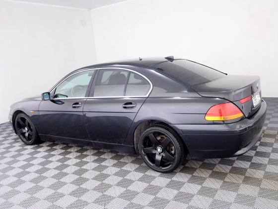BMW 730