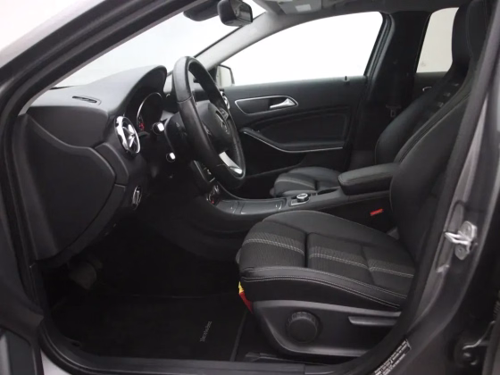 Mercedes-Benz GLA 220