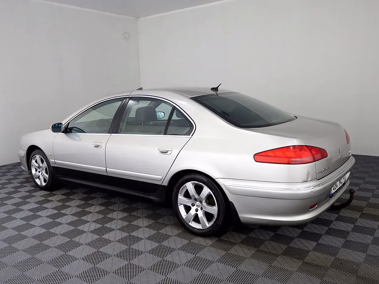 Peugeot 607