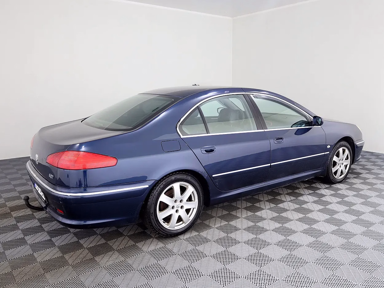 Peugeot 607