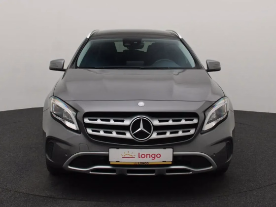 Mercedes-Benz GLA 220