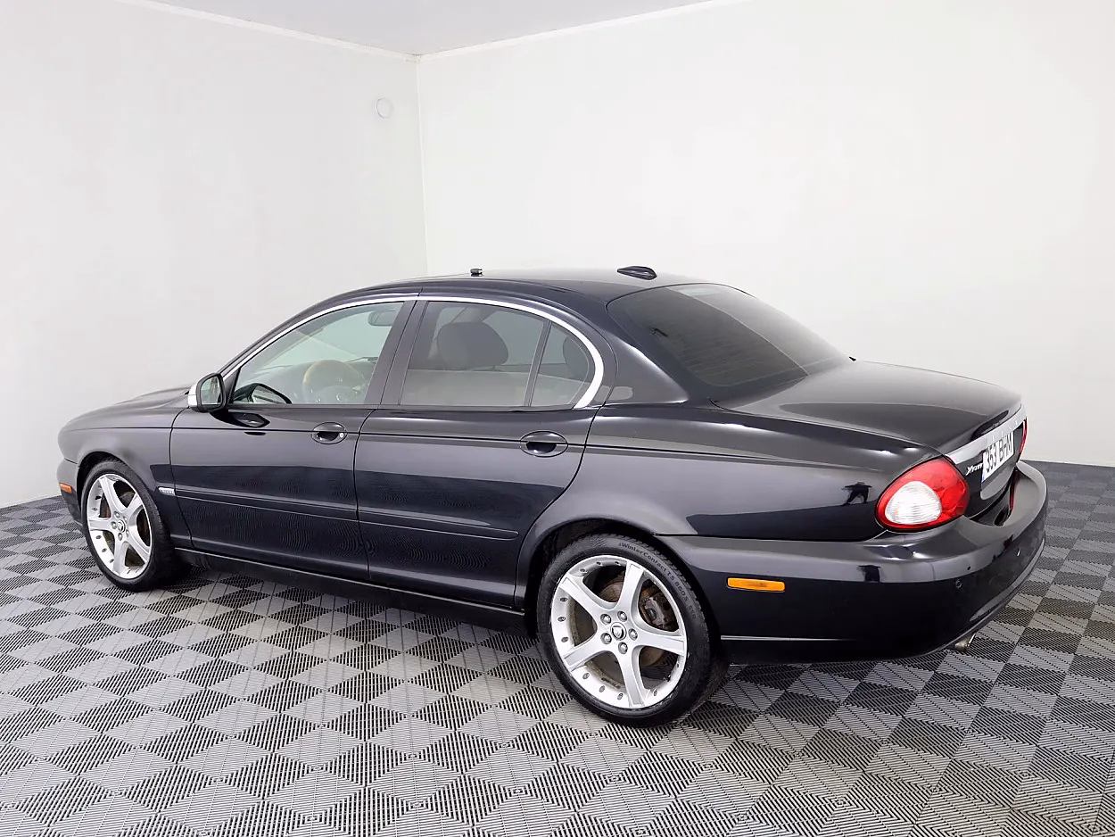 Jaguar X-Type