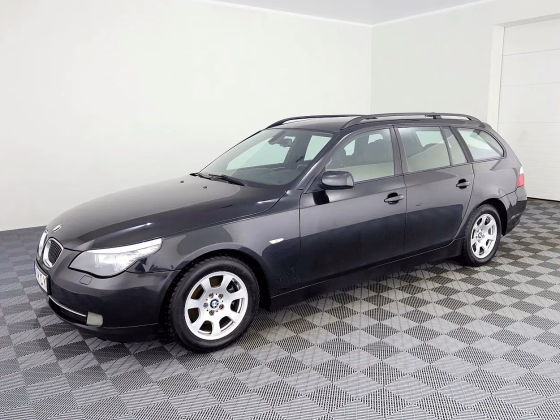 BMW 523
