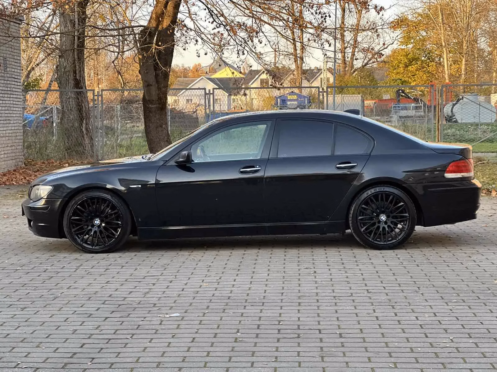 BMW 730