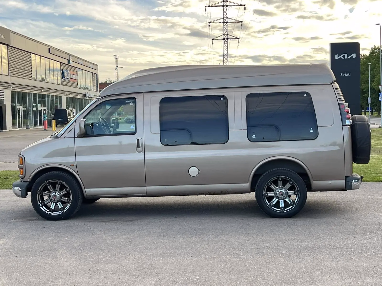 GMC Savana