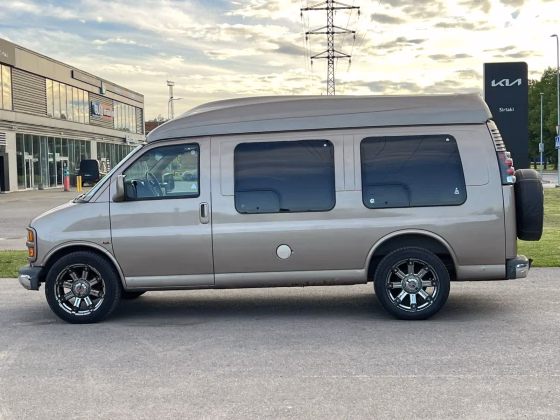 GMC Savana