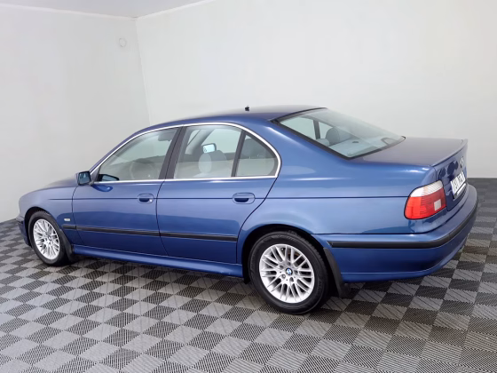 BMW 525