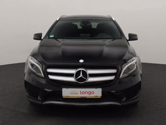 Mercedes-Benz GLA 220