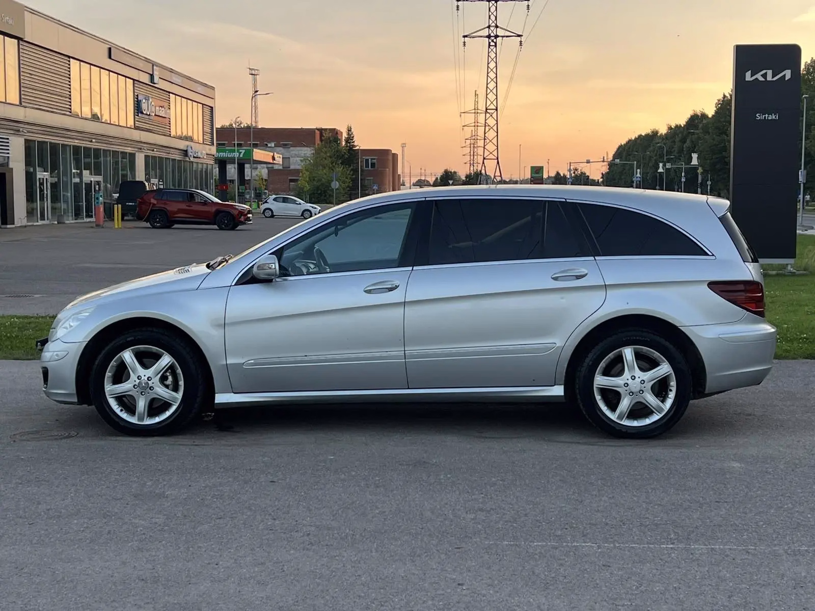 Mercedes-Benz R 320