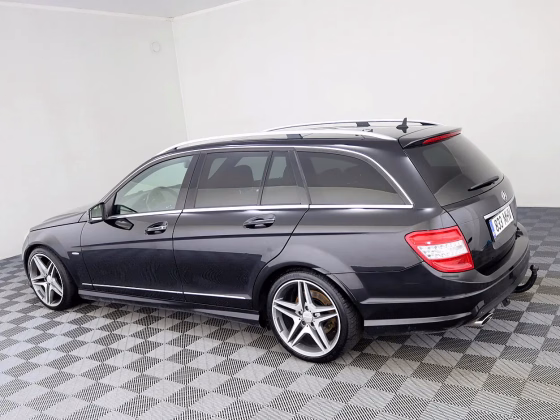 Mercedes-Benz C 320