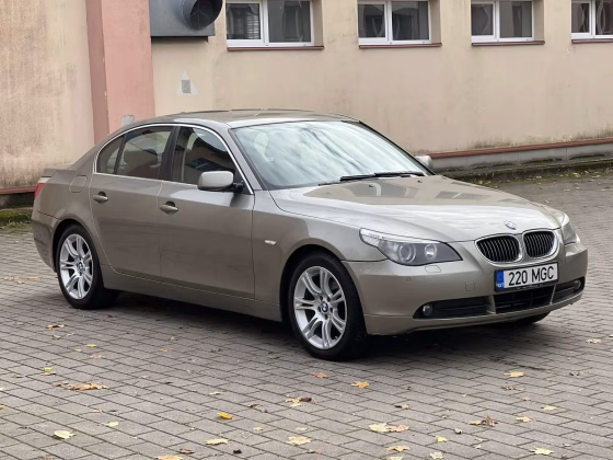 BMW 523