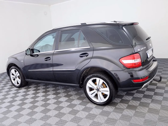 Mercedes-Benz ML 320