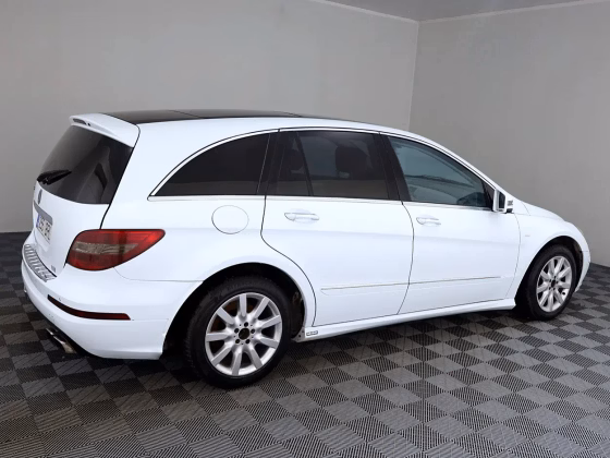 Mercedes-Benz R 320