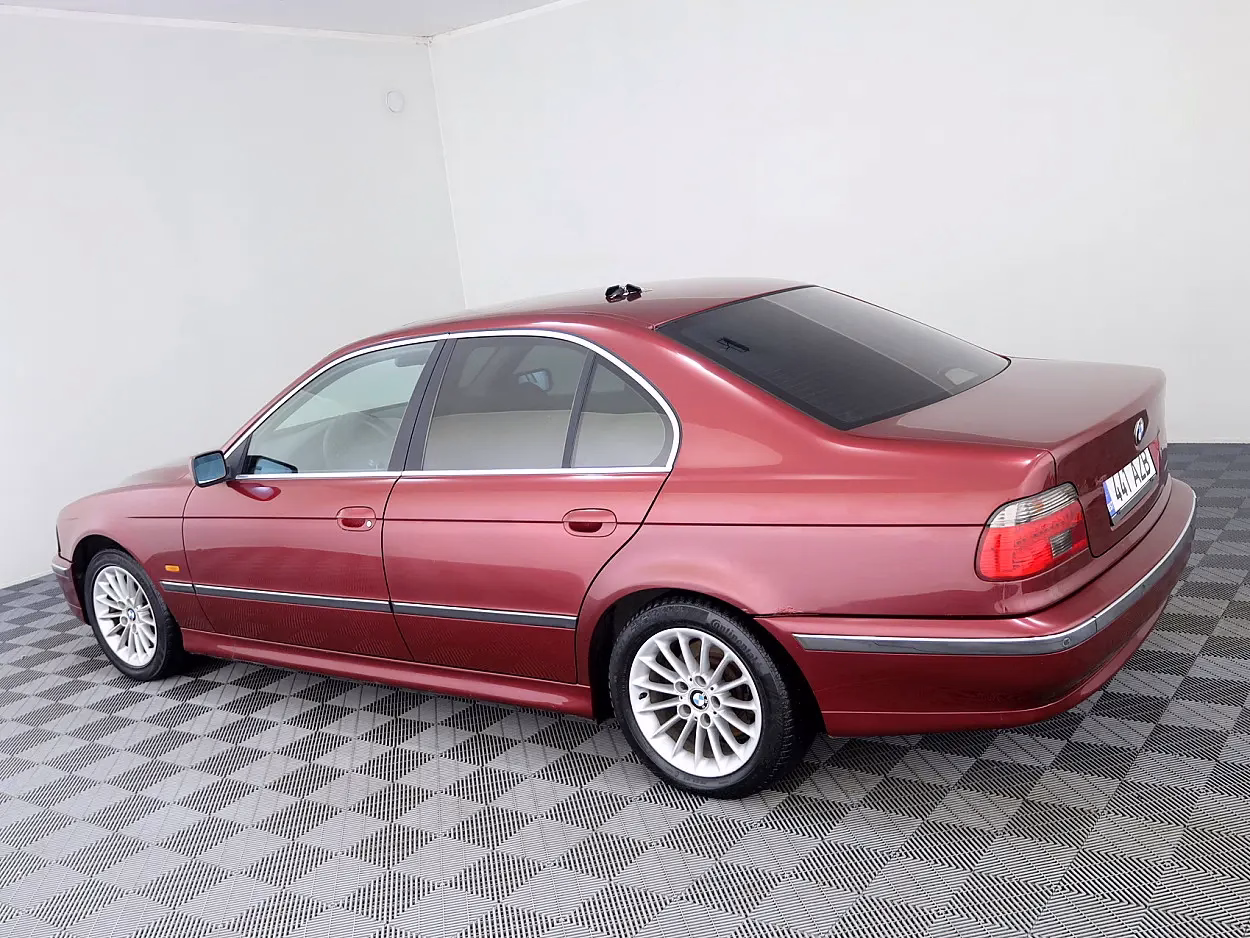 BMW 523