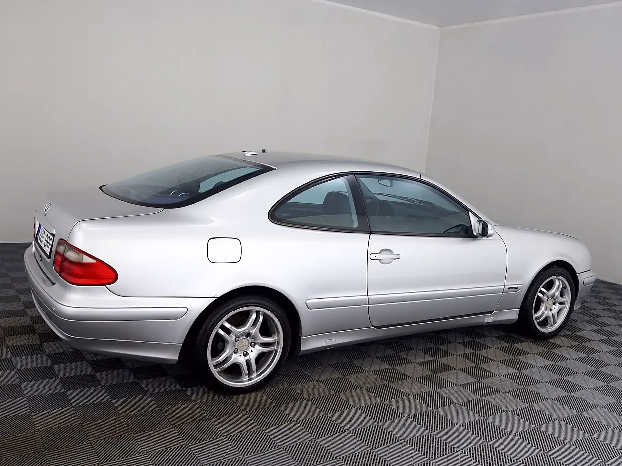 Mercedes-Benz CLK 320