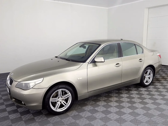 BMW 525