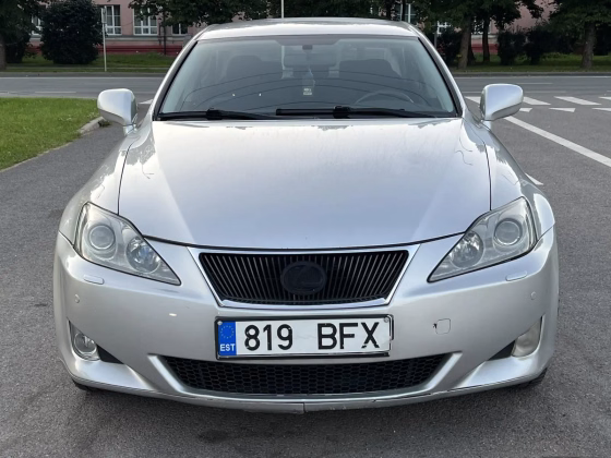 Lexus IS 220