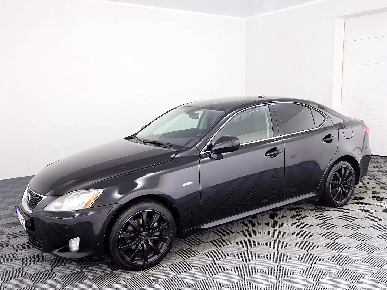 Lexus IS 220
