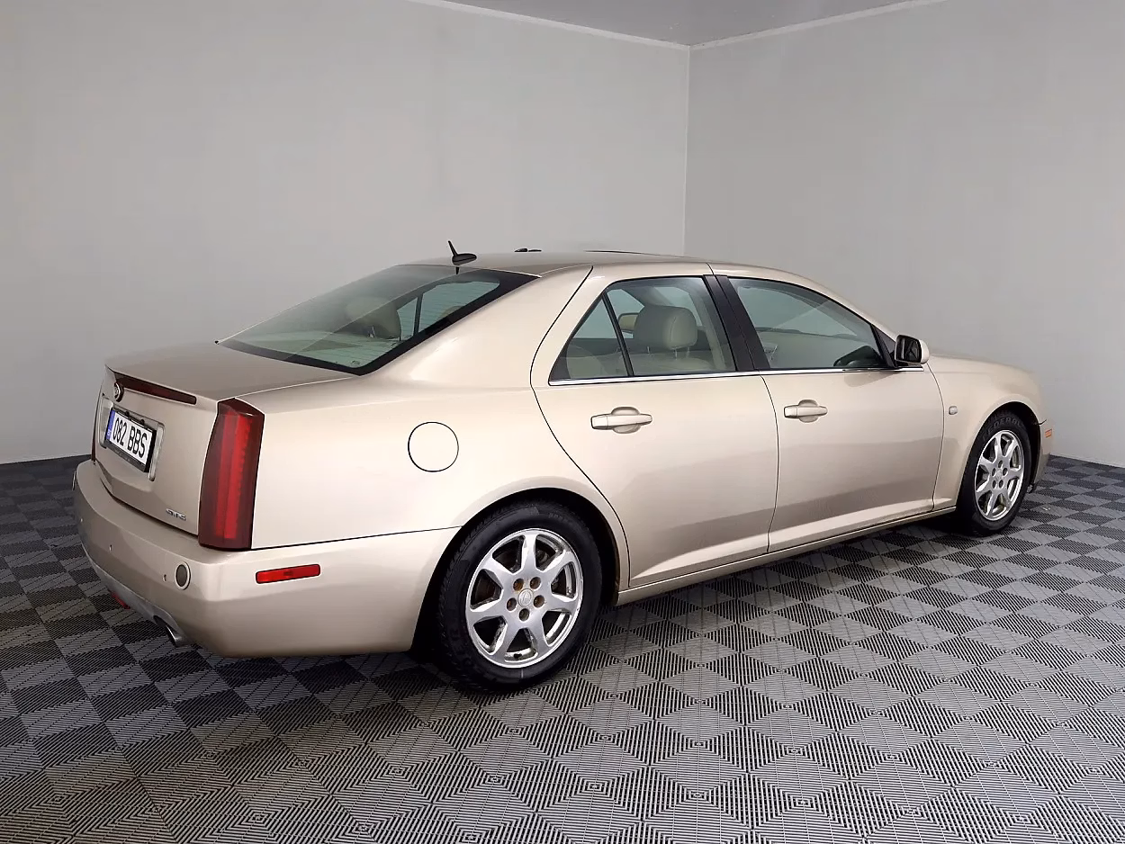 Cadillac STS