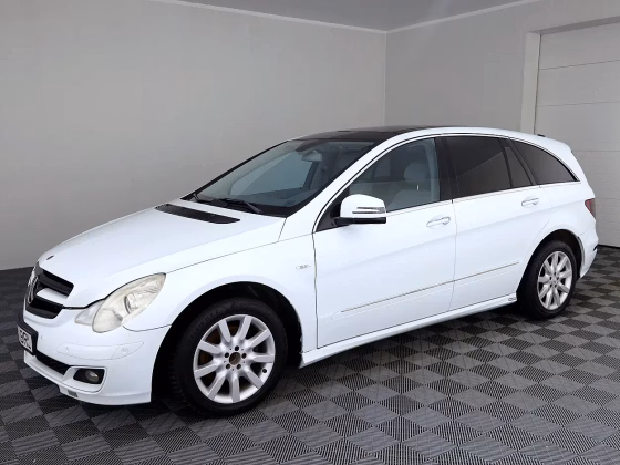 Mercedes-Benz R 320