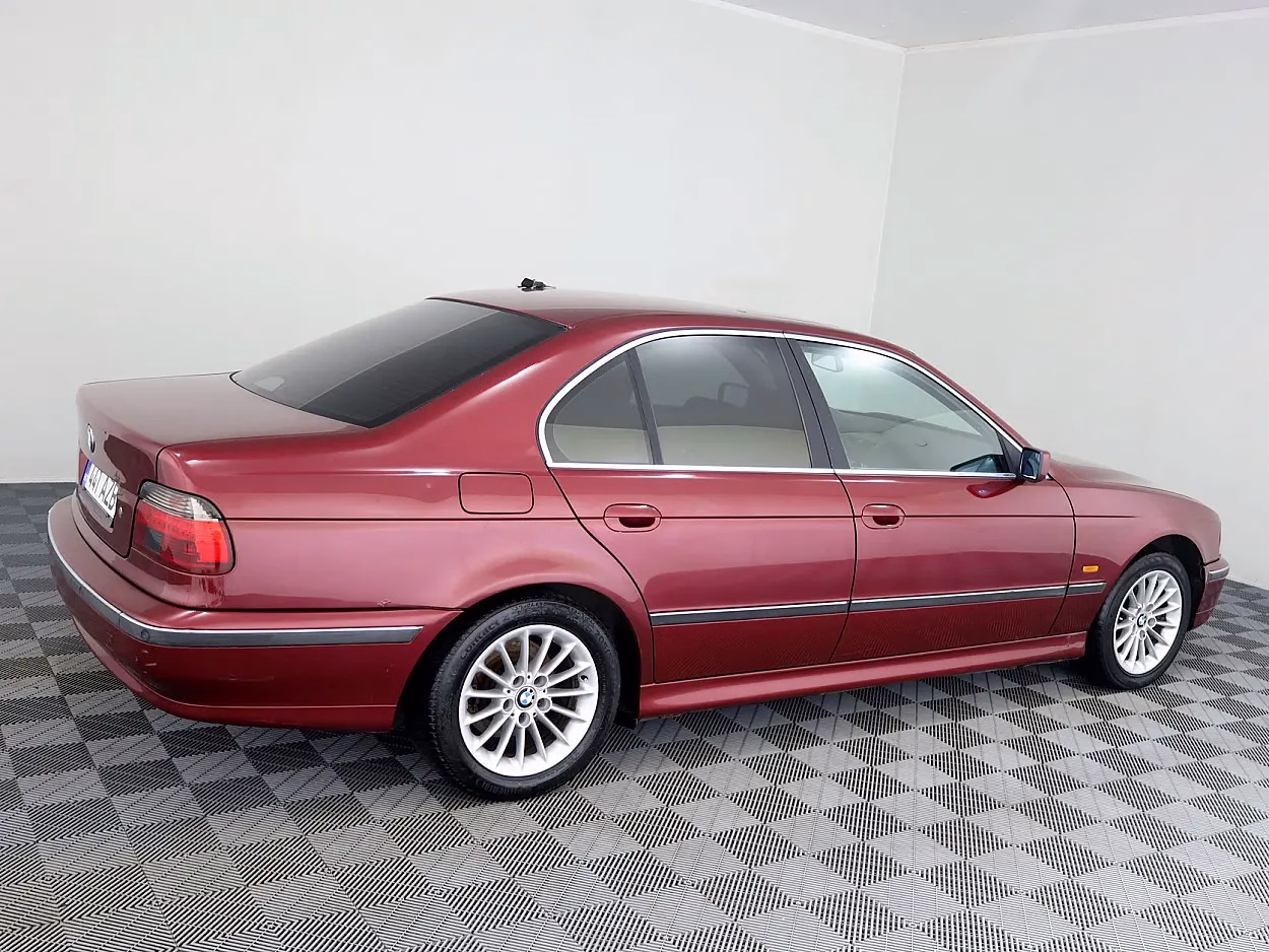 BMW 523
