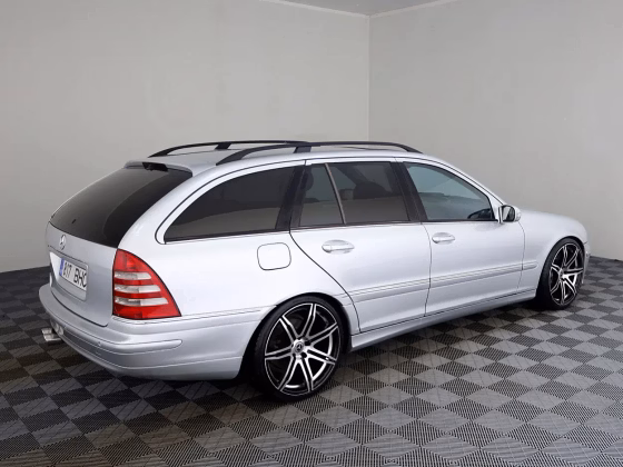 Mercedes-Benz C 320