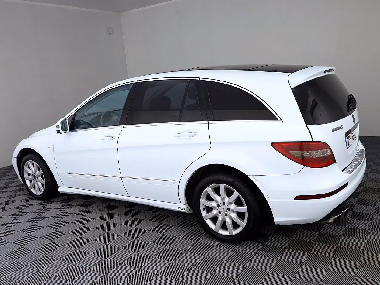 Mercedes-Benz R 320
