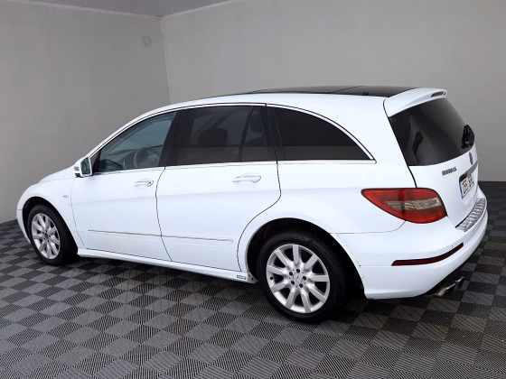 Mercedes-Benz R 320