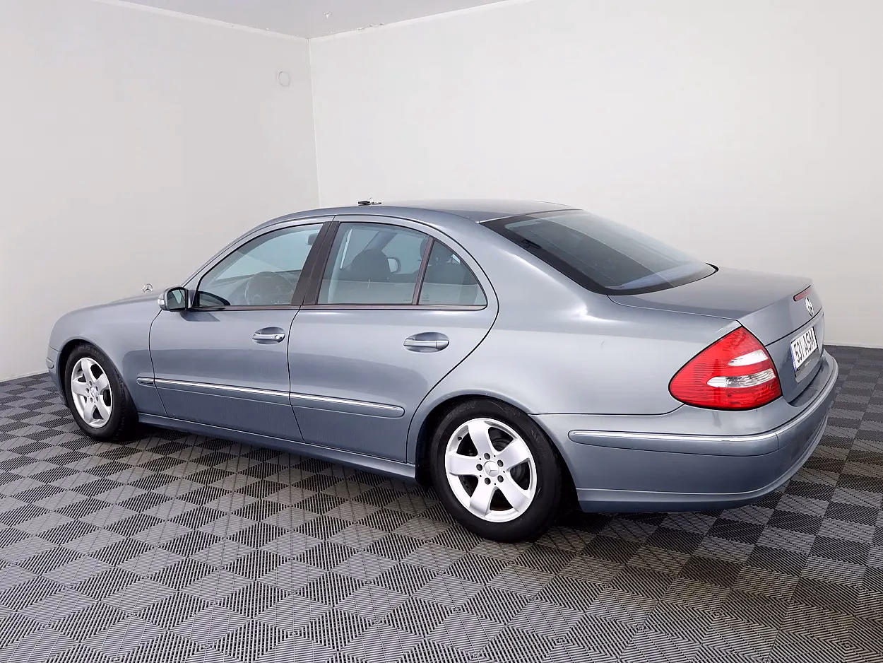 Mercedes-Benz E 200