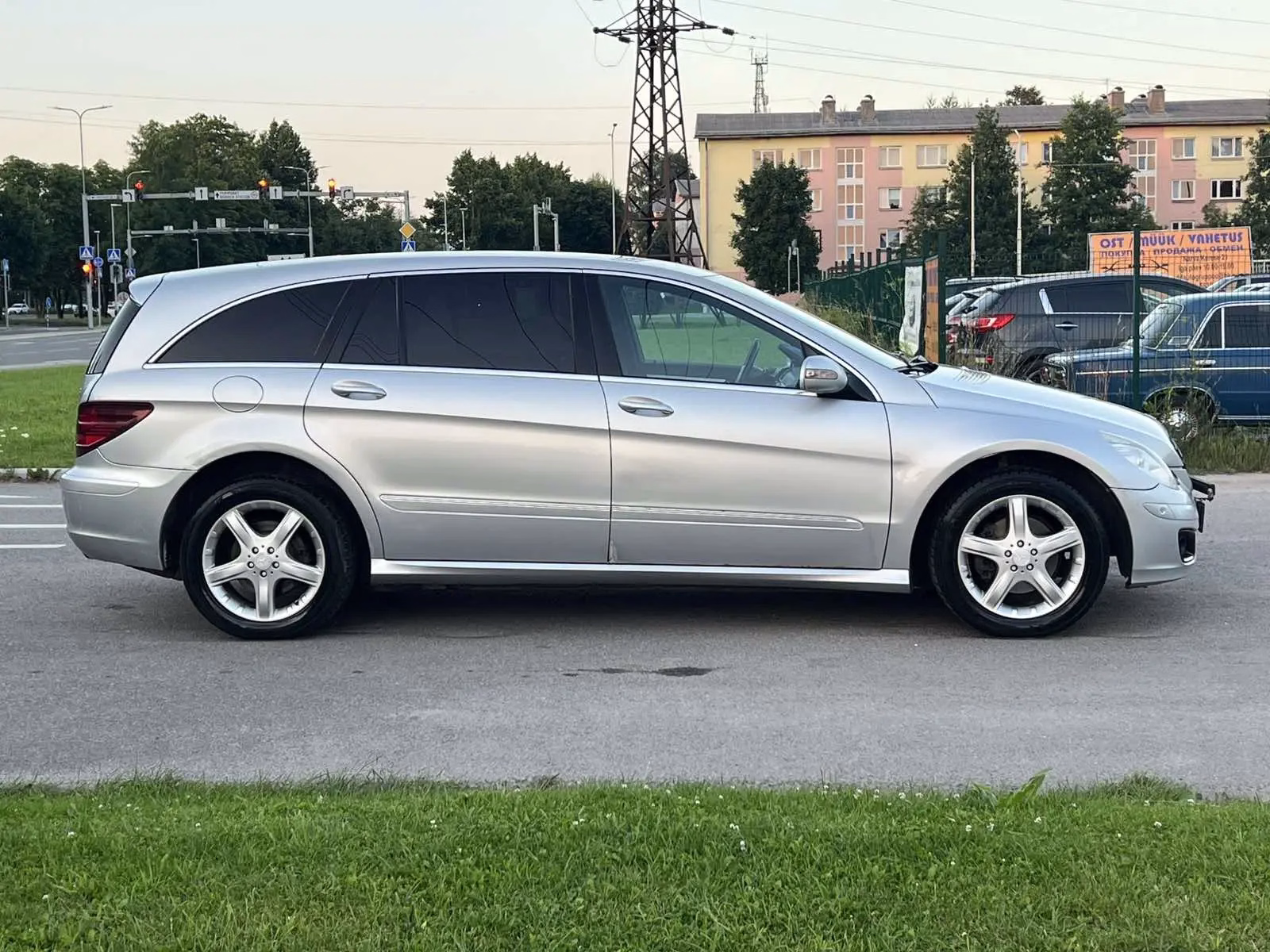 Mercedes-Benz R 320