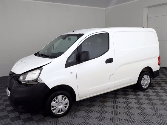 Nissan NV200