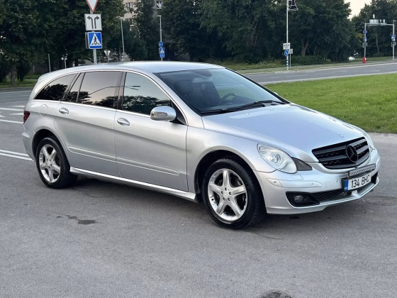 Mercedes-Benz R 320