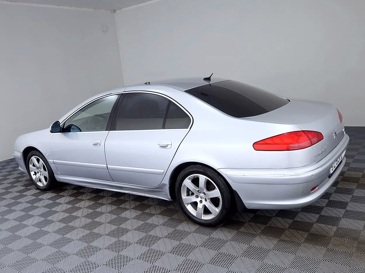 Peugeot 607
