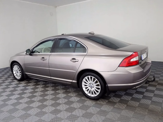 Volvo S80