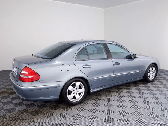 Mercedes-Benz E 200