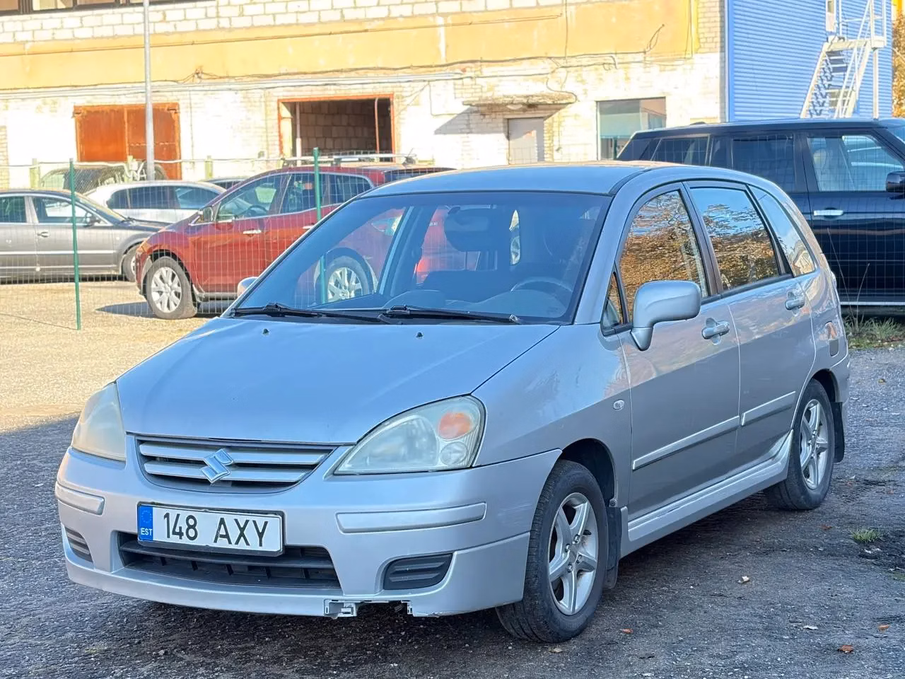 Suzuki Liana
