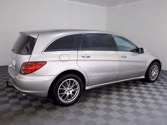 Mercedes-Benz R 320