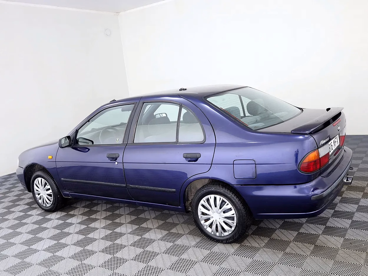 Nissan Almera