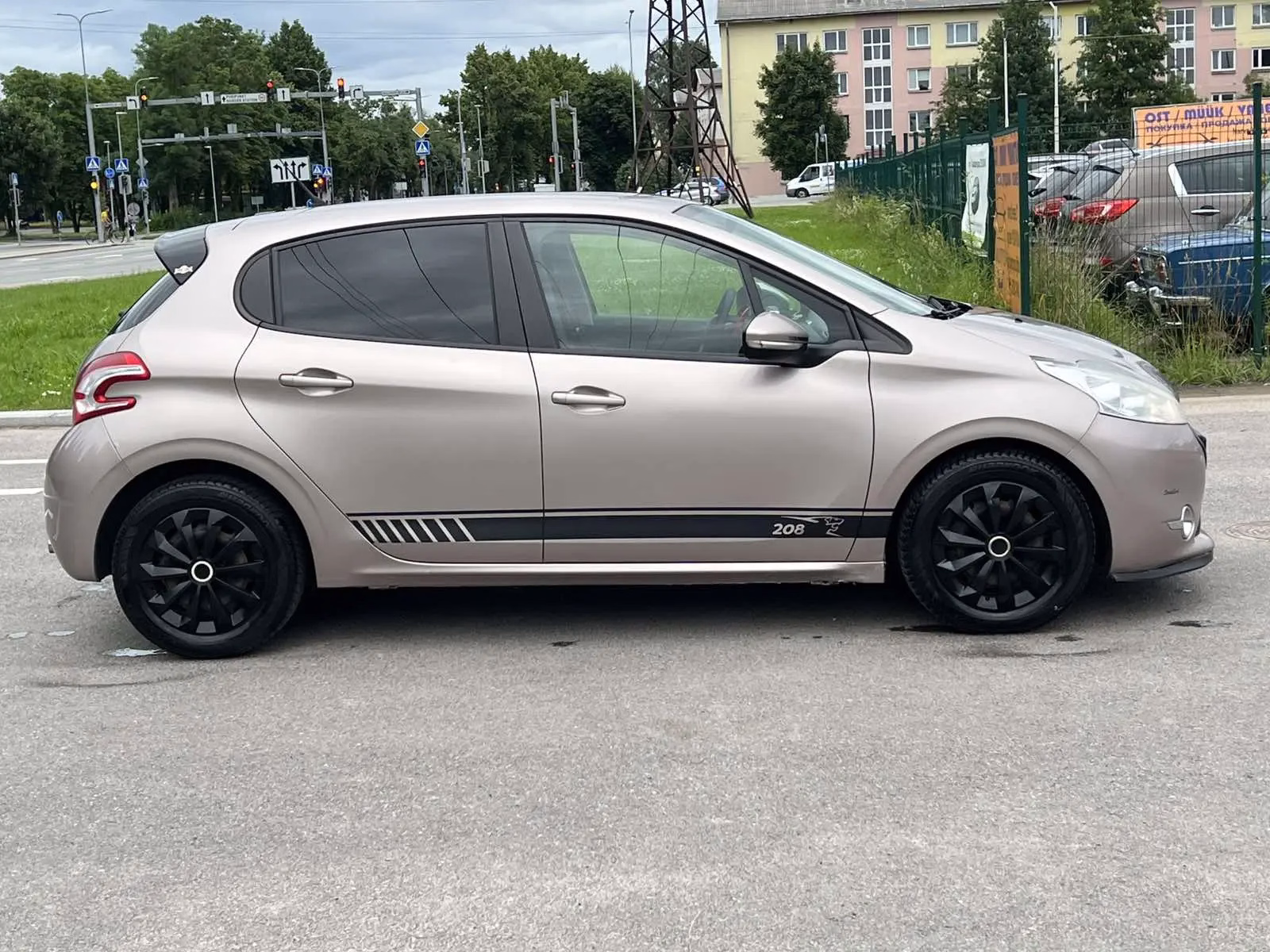 Peugeot 208