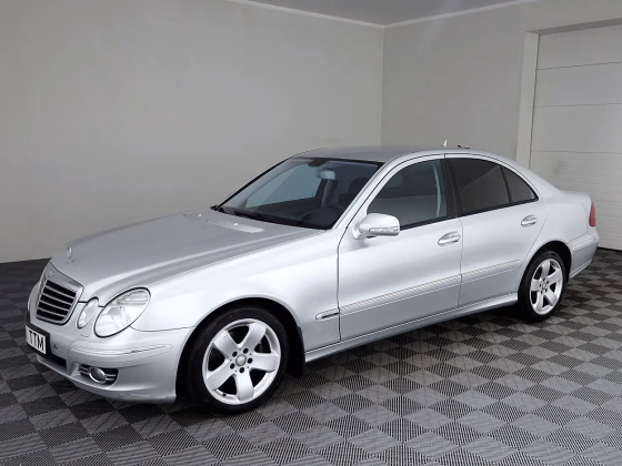 Mercedes-Benz E 200