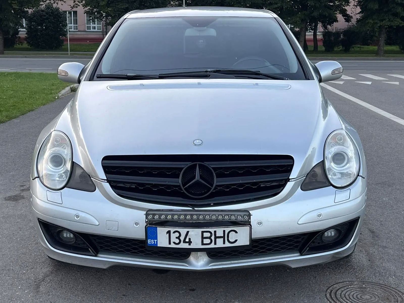 Mercedes-Benz R 320