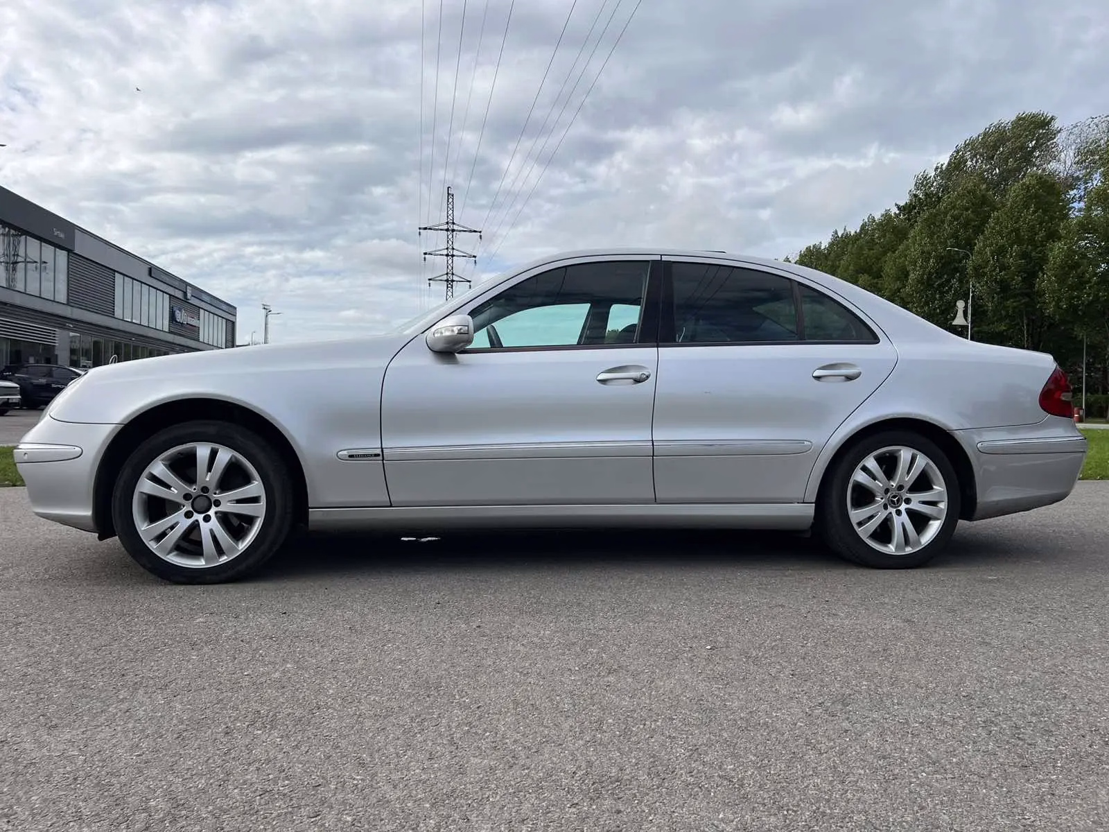 Mercedes-Benz E 220